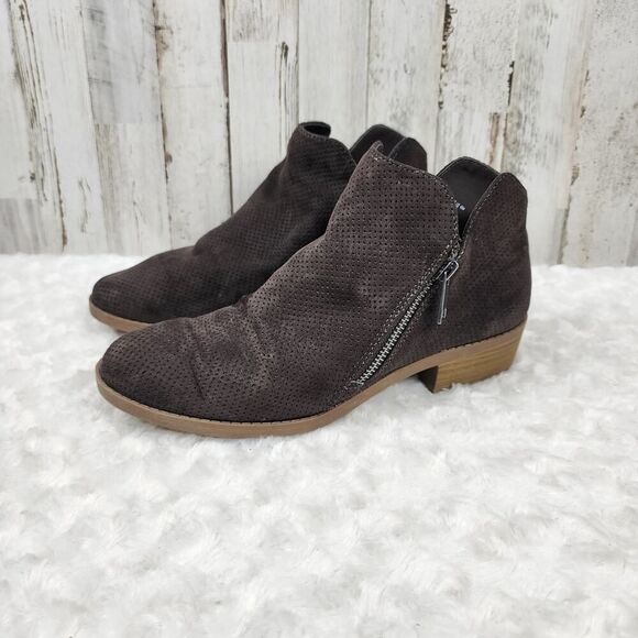 Universal Thread Ankle Perforated Suede Bootie Brown Size 8 - Picture 1 of 9